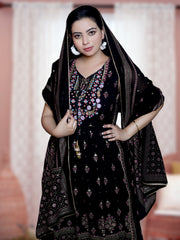 Noir Elegance Golden-Embroidered Kurta Set